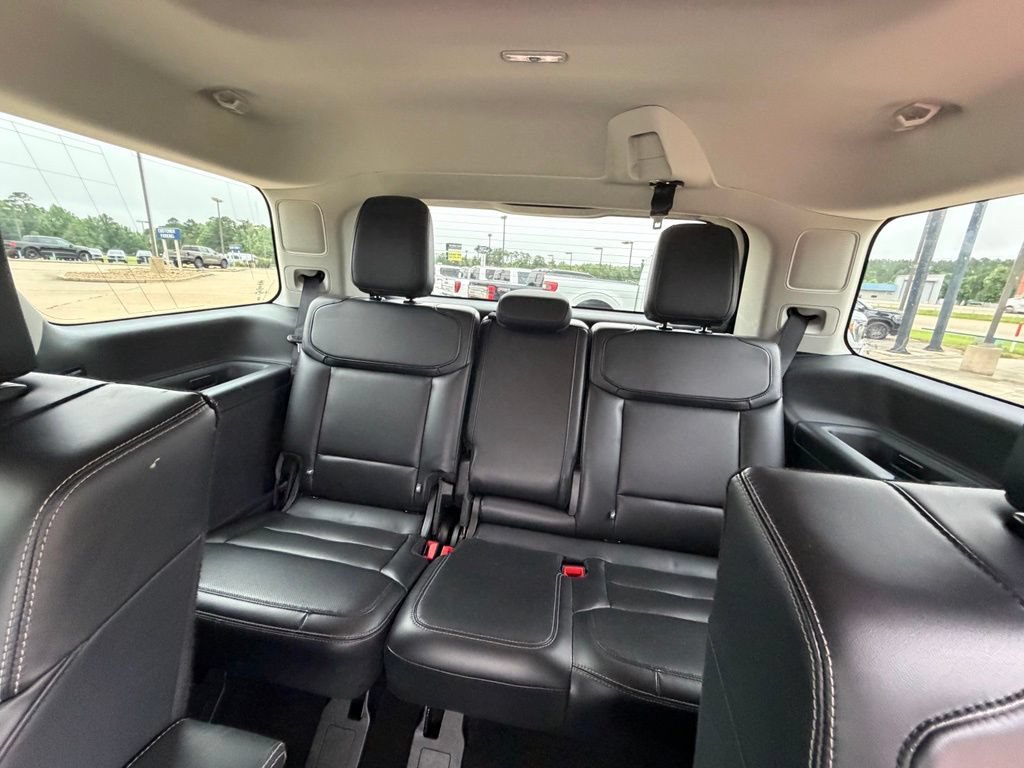 Used 2025 Ford Expedition Platinum AWD/4WD image 19