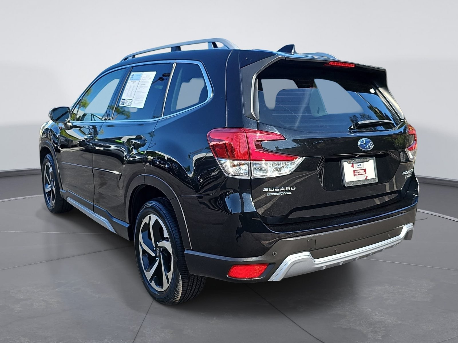 Certified 2023 Subaru Forester Touring AWD/4WD image 5