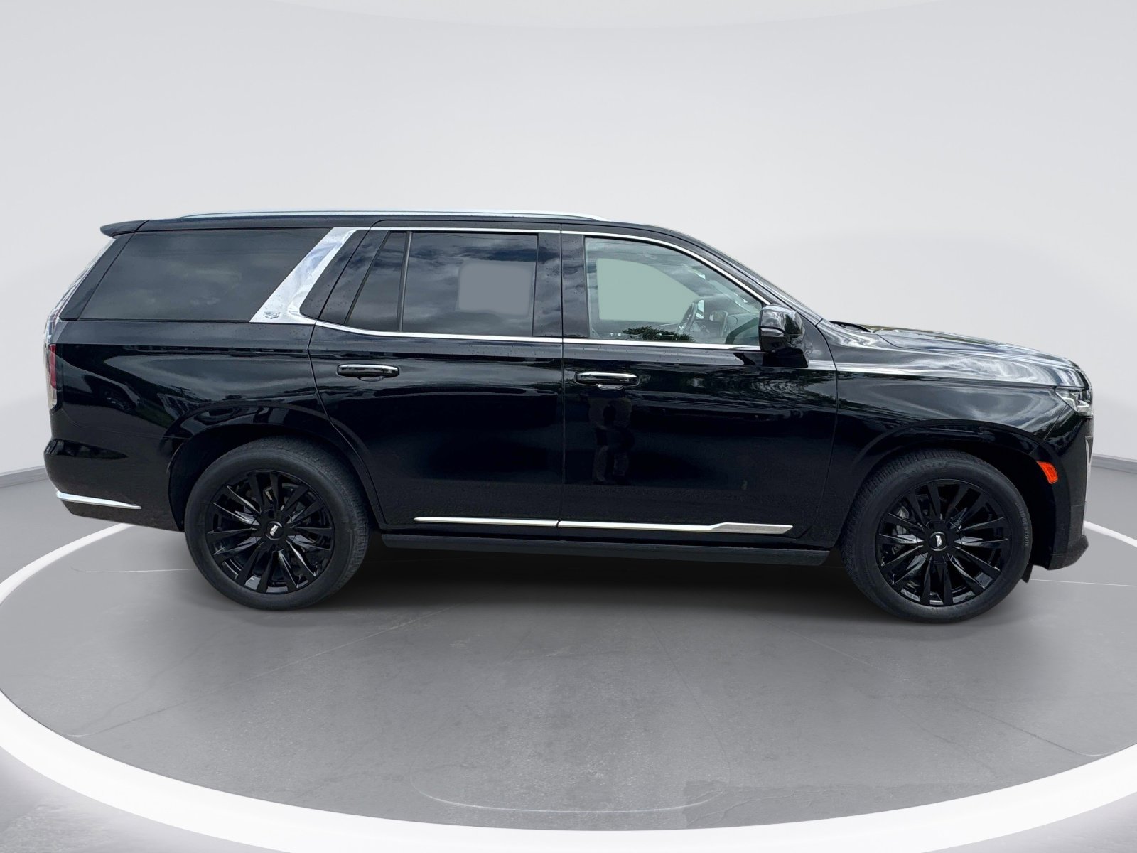 Used 2024 Cadillac Escalade Premium Luxury w/ Performance Package AWD/4WD image 9