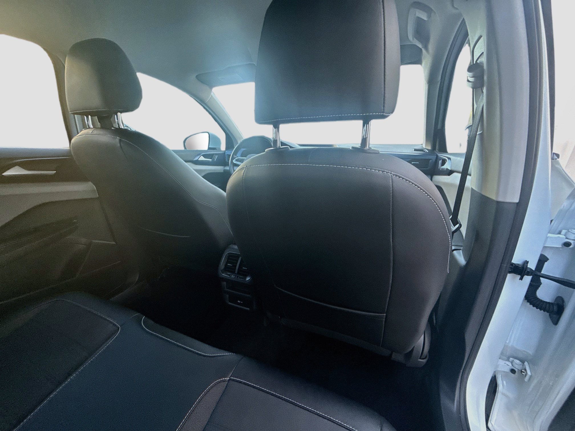 Certified 2022 Volkswagen Taos SE FWD image 29