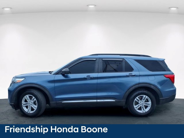 Used 2020 Ford Explorer XLT w/ Equipment Group 202A AWD/4WD image 13