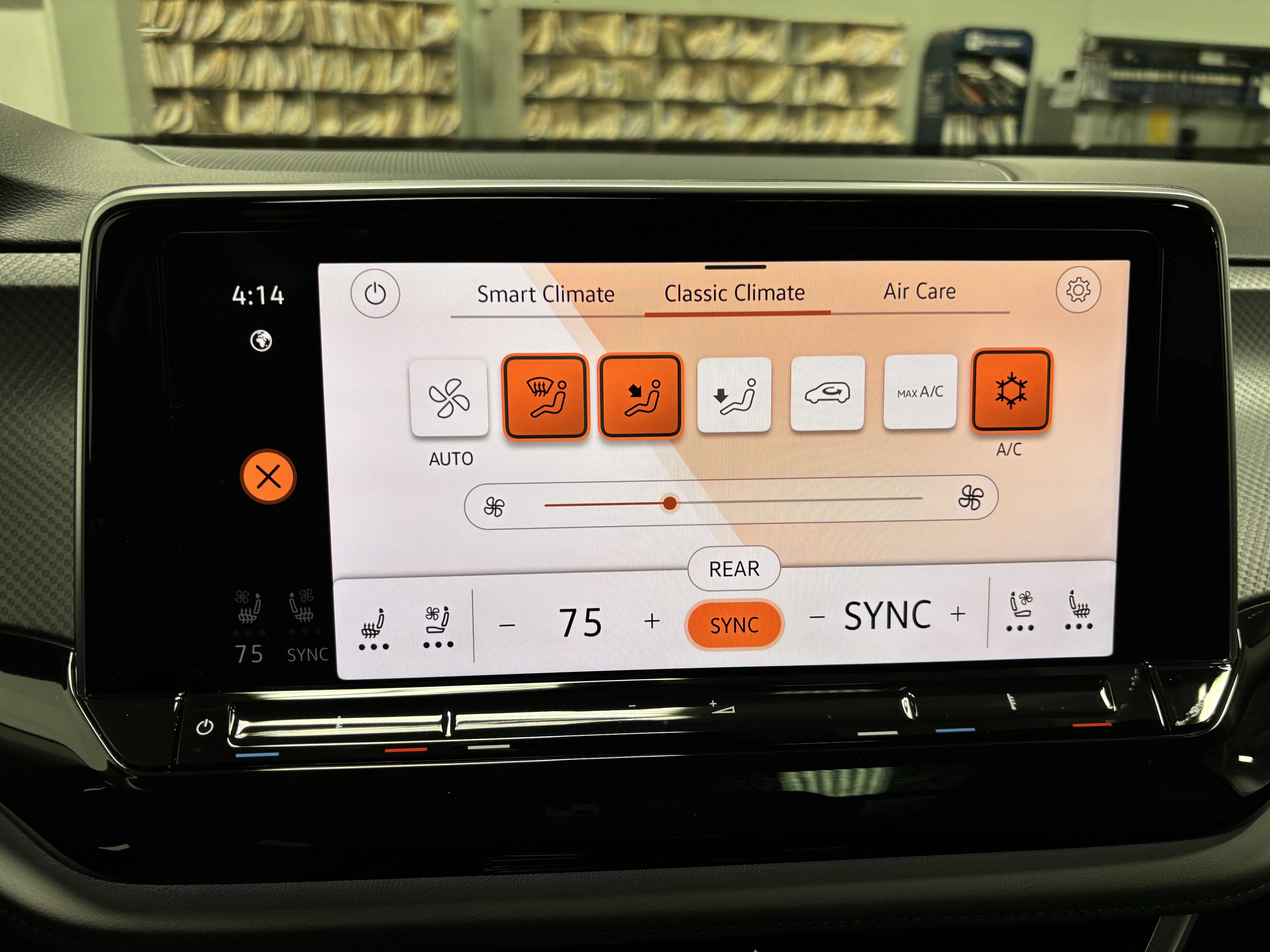 New 2025 Volkswagen Atlas Peak Edition SE image 20