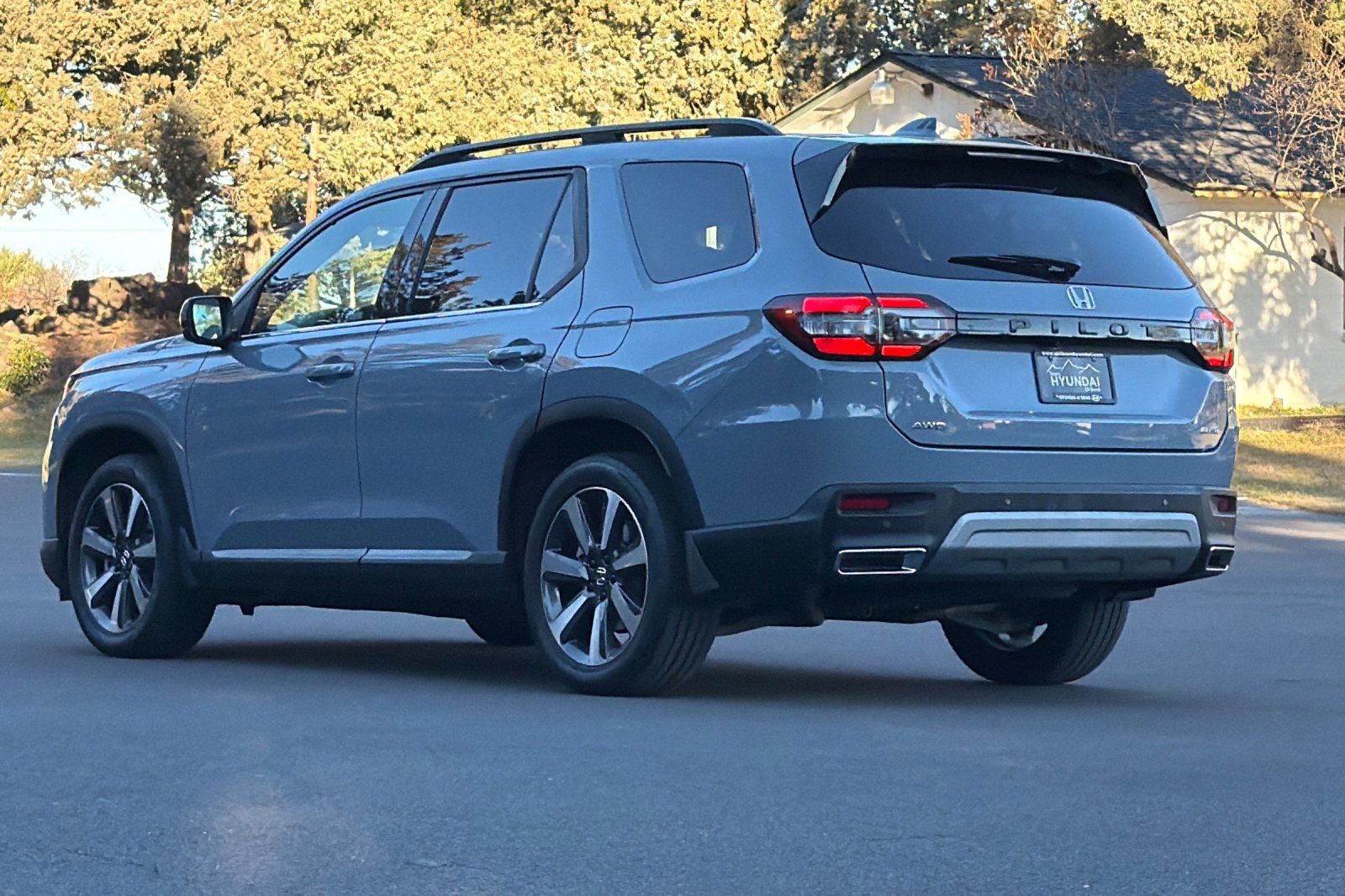 Used 2023 Honda Pilot Elite image 6