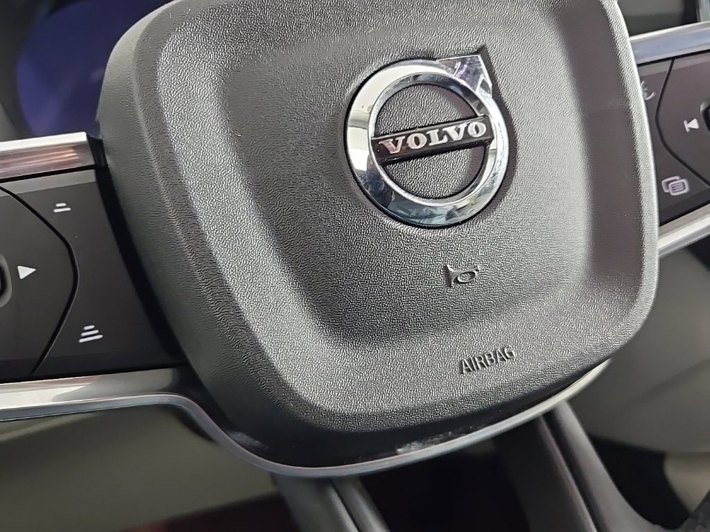 Certified 2023 Volvo XC40 B5 Ultimate w/ Climate Package image 22