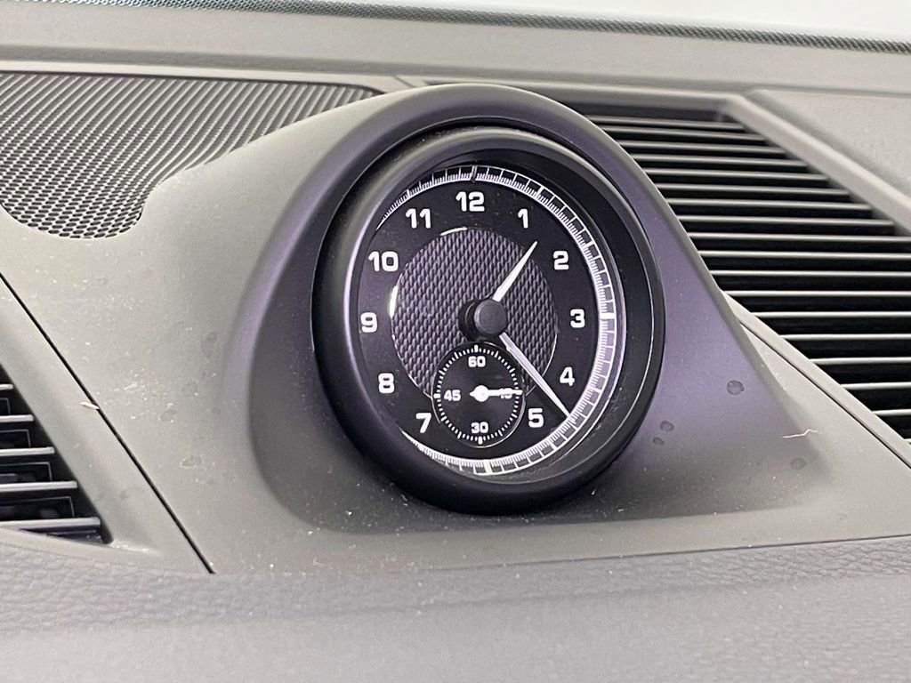 Certified 2025 Porsche Macan image 28