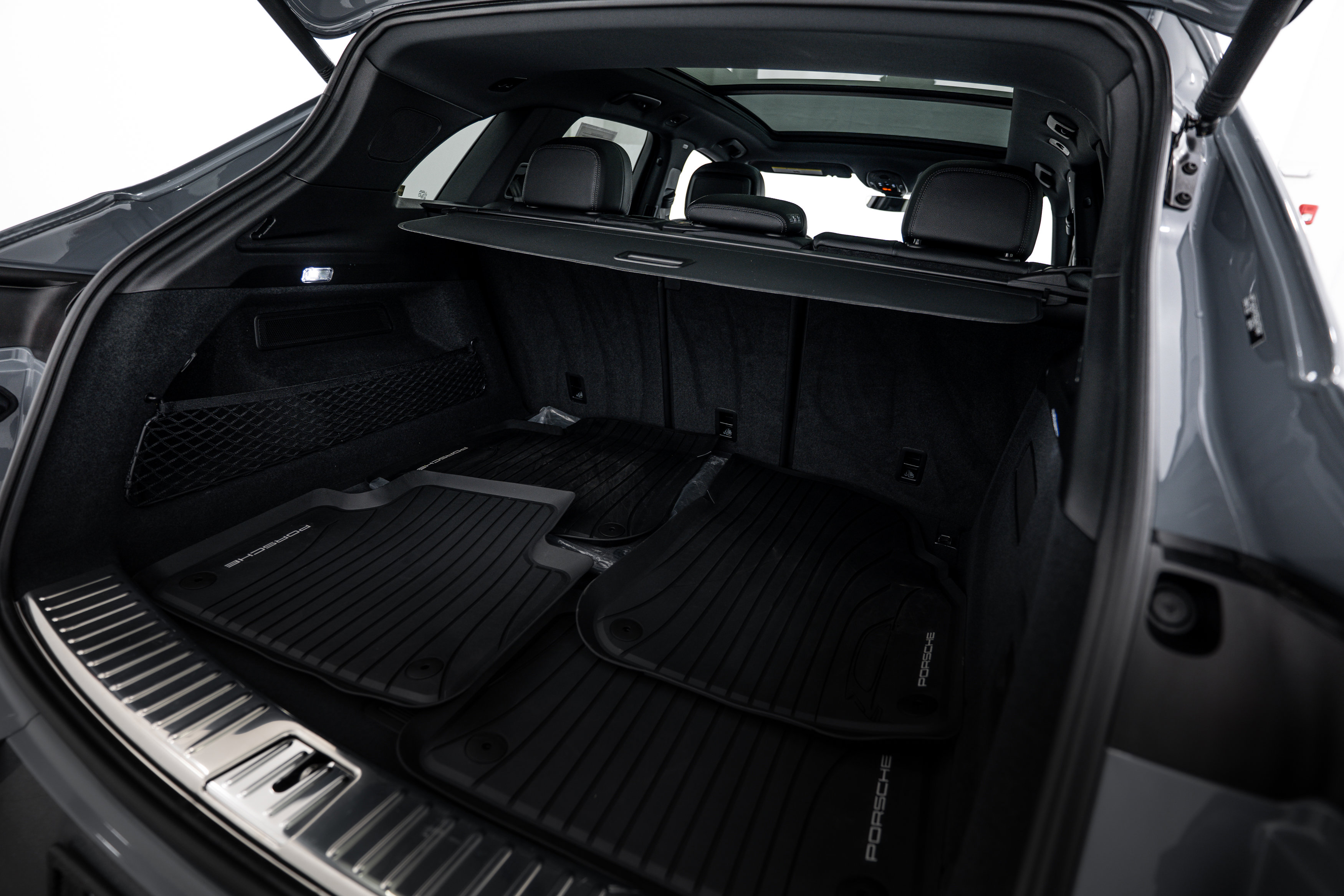 Certified 2025 Porsche Cayenne image 25