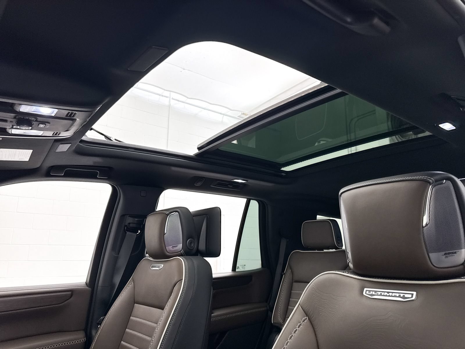 Used 2025 GMC Yukon Denali Ultimate AWD/4WD image 18