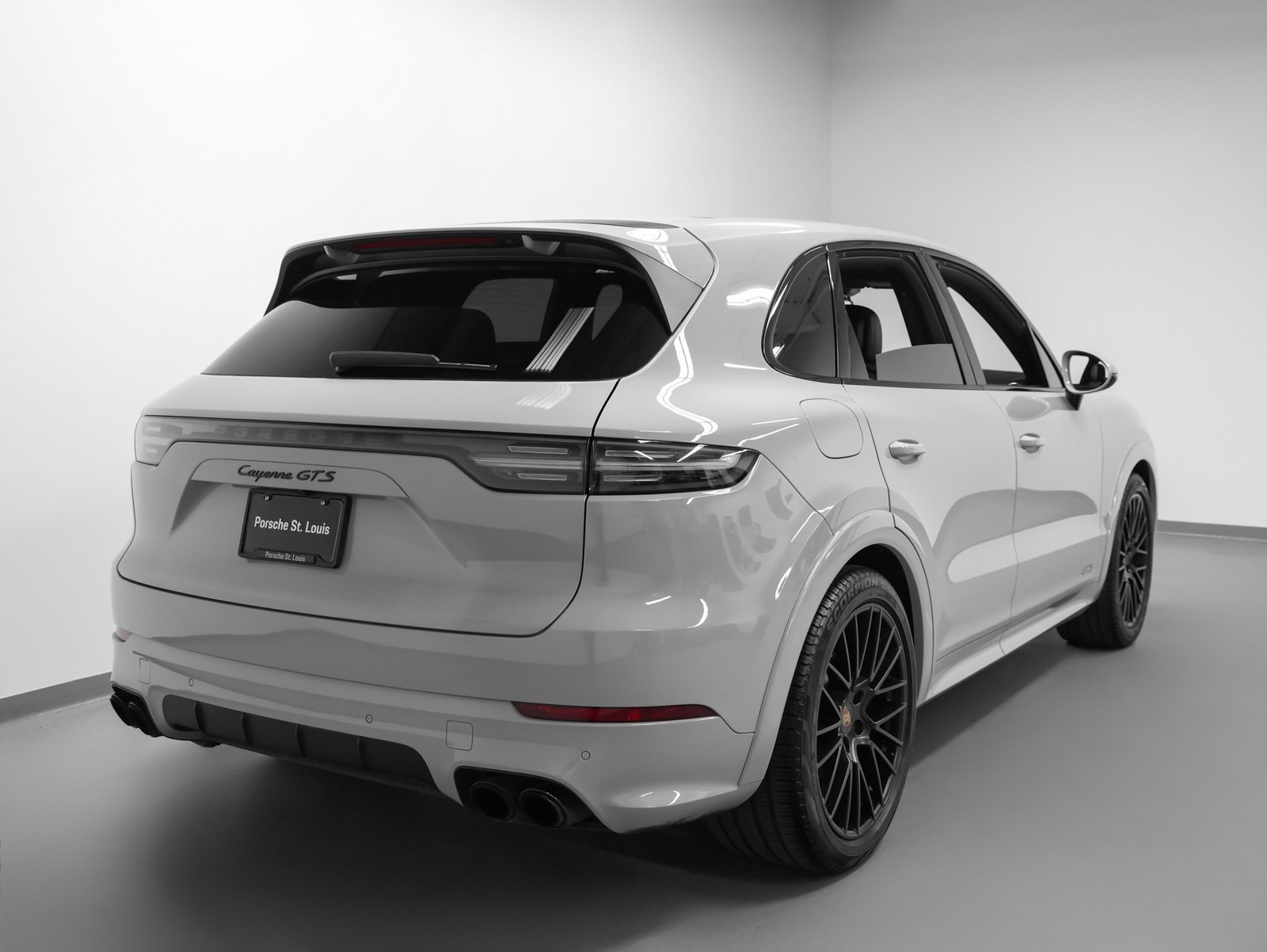 Used 2023 Porsche Cayenne GTS image 12