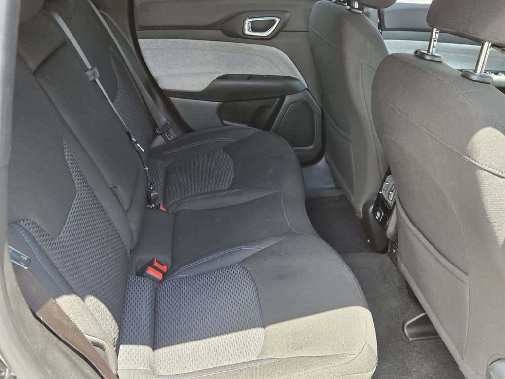 Used 2025 Jeep Compass Sport AWD/4WD image 16