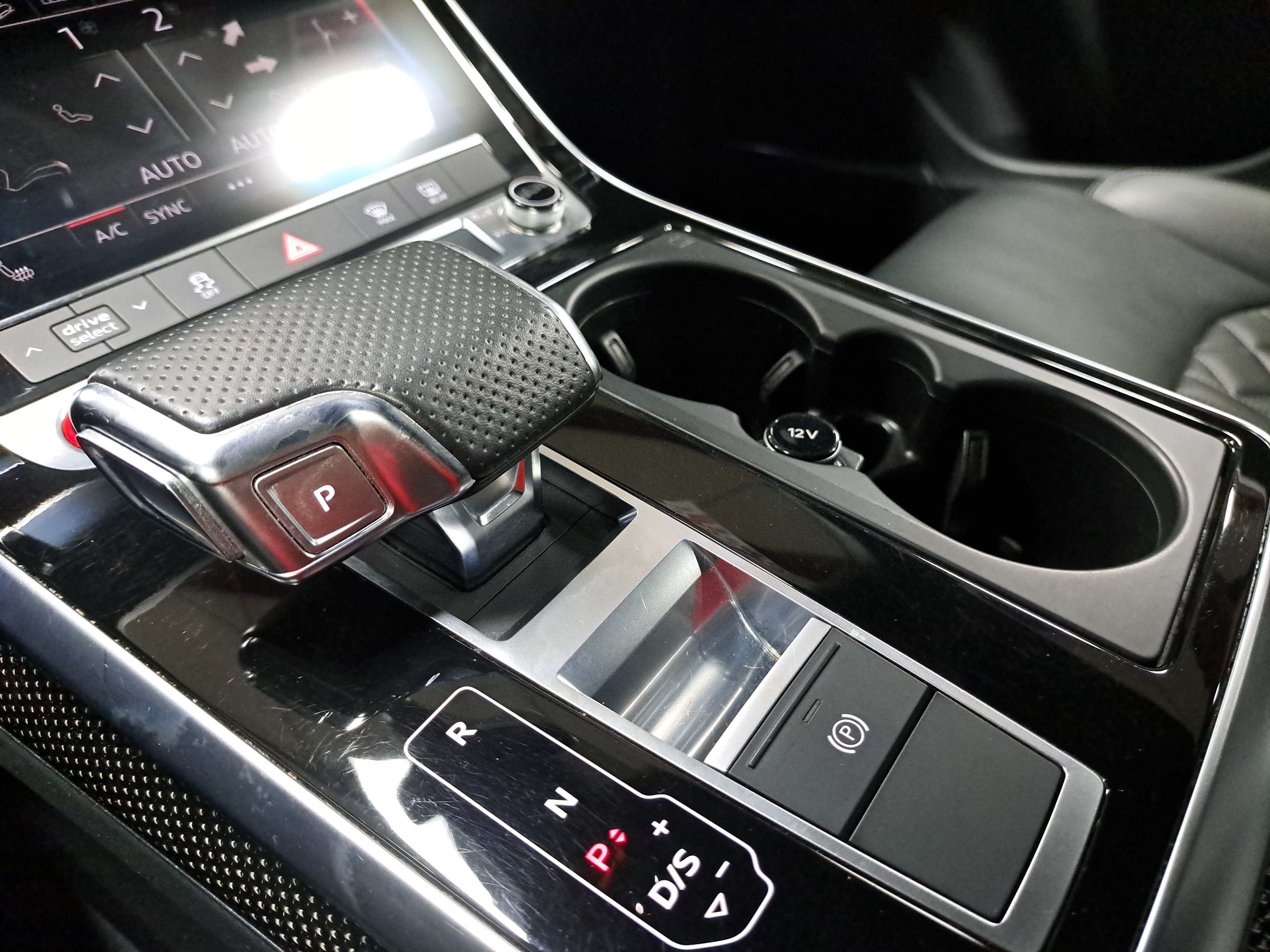 Used 2021 Audi SQ7 Premium Plus w/ Driver Assistance Package AWD/4WD image 25