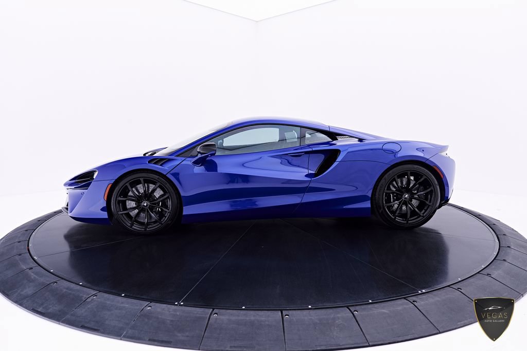 Used 2025 McLaren Artura RWD image 14
