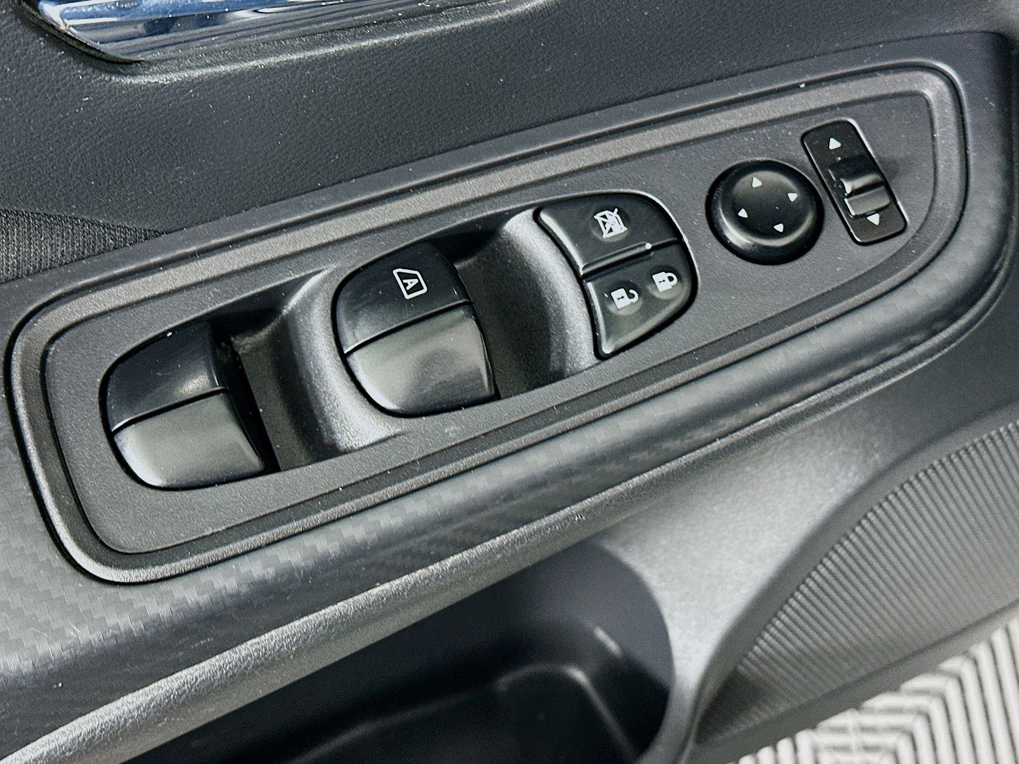 Used 2021 Nissan Versa SV image 15