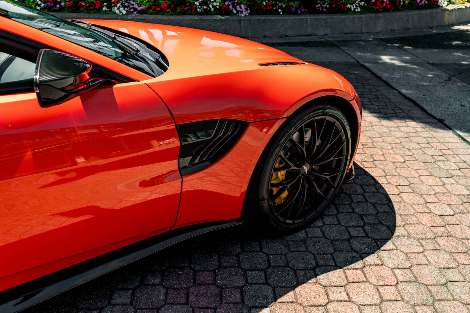 Used 2023 Aston Martin V8 Vantage Roadster RWD image 10
