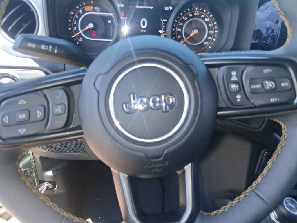 Used 2024 Jeep Wrangler Unlimited Sport AWD/4WD image 12