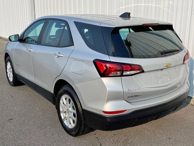 Used 2022 Chevrolet Equinox LS AWD/4WD image 5