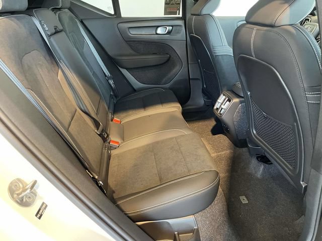 New 2026 Volvo XC40 B5 Ultra w/ Climate Package AWD/4WD image 19