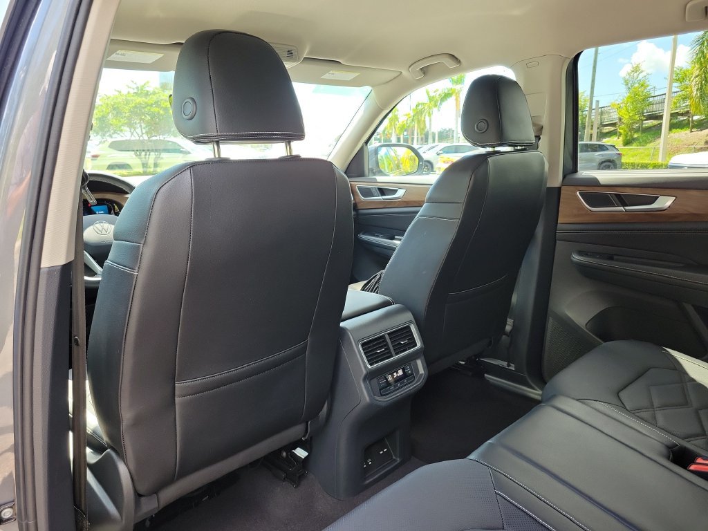 Certified 2024 Volkswagen Atlas SE FWD image 11
