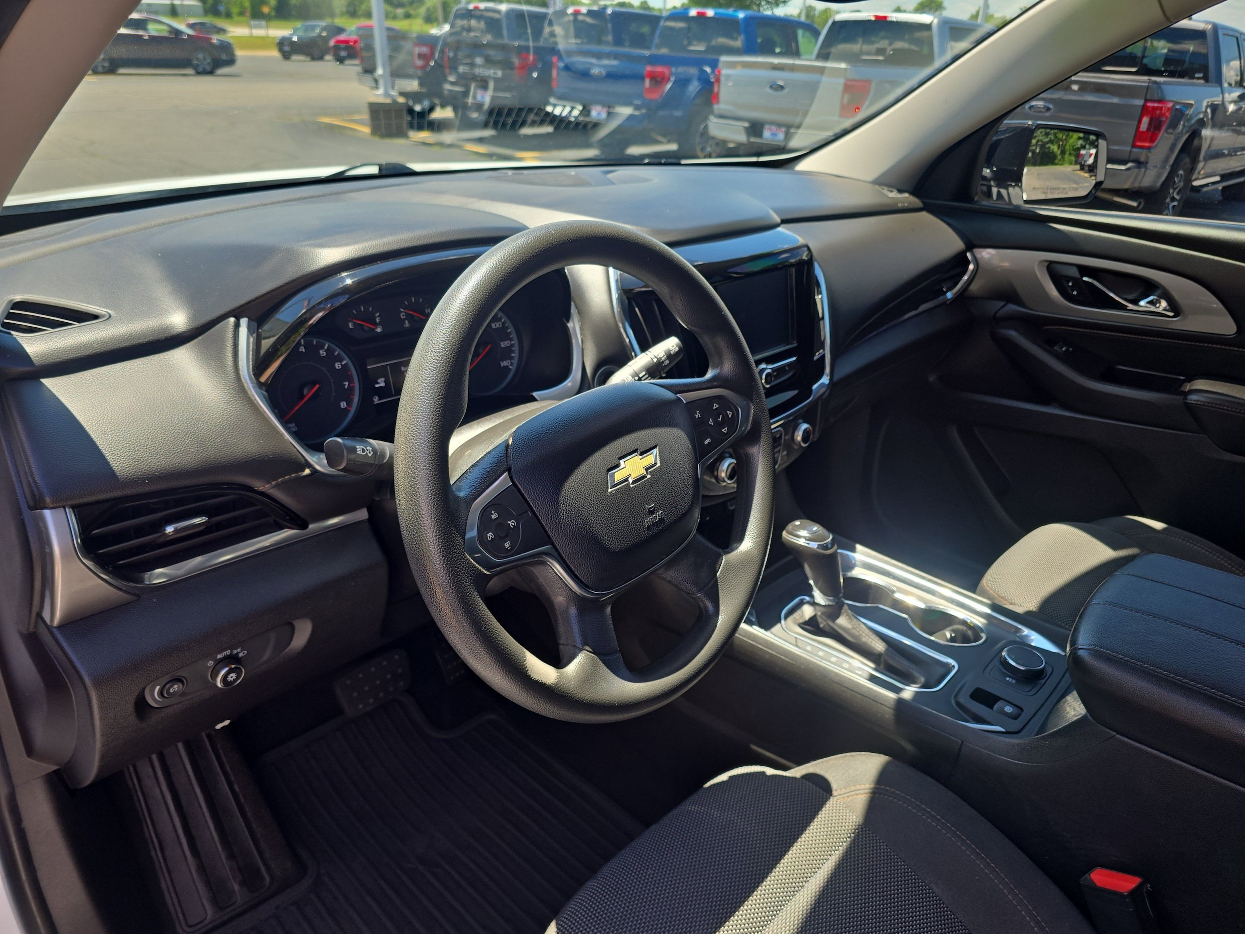 Used 2018 Chevrolet Traverse LS w/ LPO, Blackout Package FWD image 10
