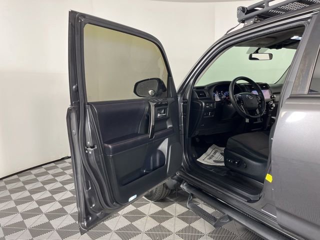 Used 2018 Toyota 4Runner TRD Off-Road AWD/4WD image 15