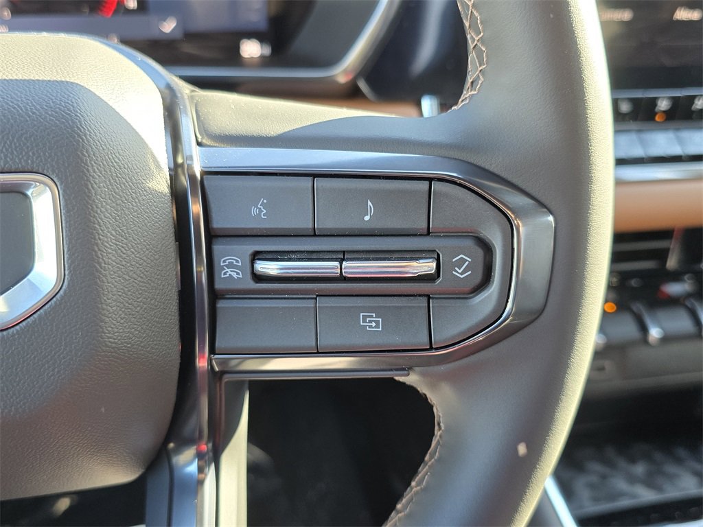 New 2025 GMC Canyon AT4 w/ Nightfall Edition image 17