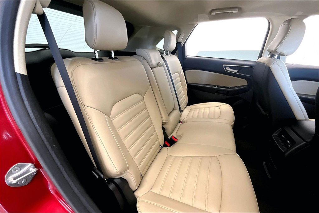 Used 2020 Ford Edge SEL w/ Cold Weather Package AWD/4WD image 28