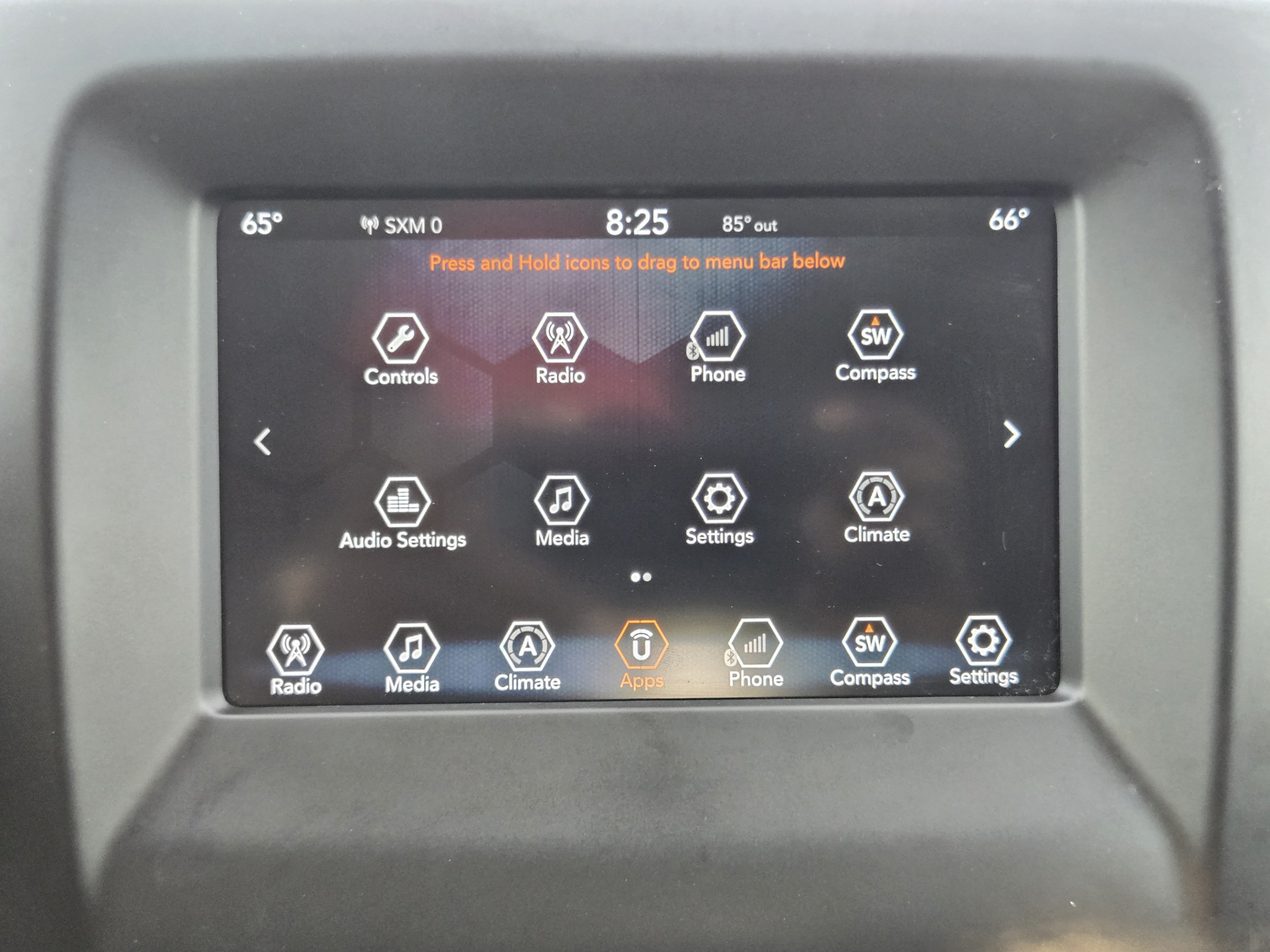 Used 2018 Jeep Compass Latitude FWD image 13
