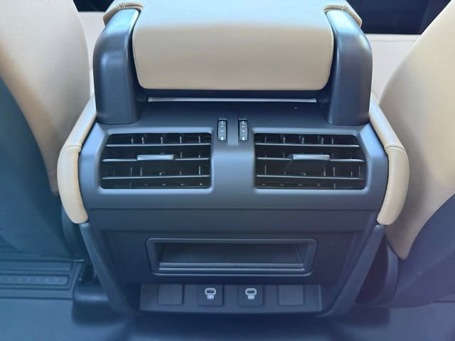 New 2025 Land Rover Defender 110 X-Dynamic SE image 32