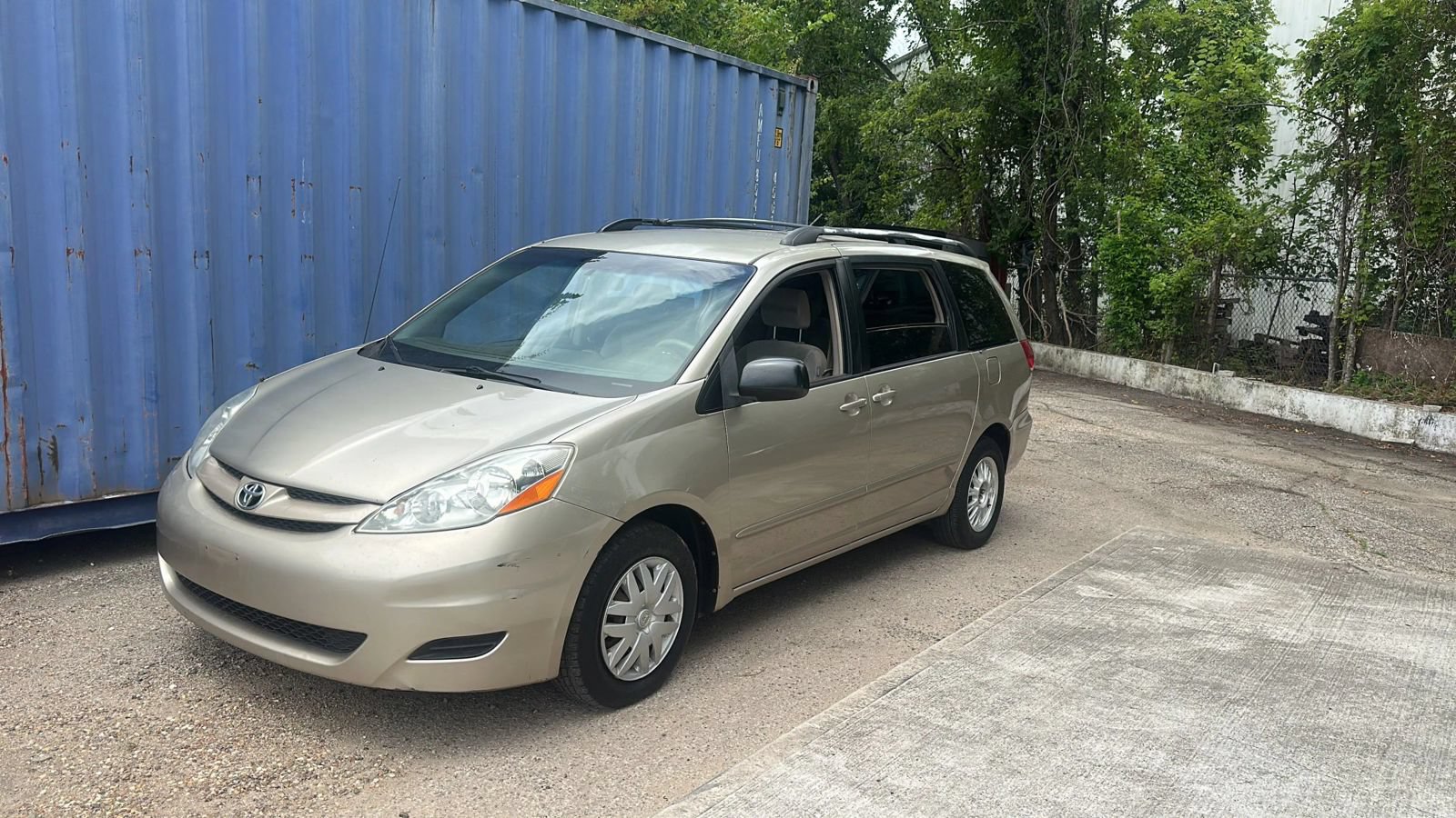 Used 2008 Toyota Sienna LE FWD image 1