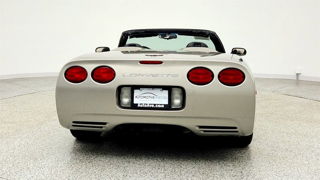 Used 2000 Chevrolet Corvette Convertible w/ Memory Pkg RWD image 6