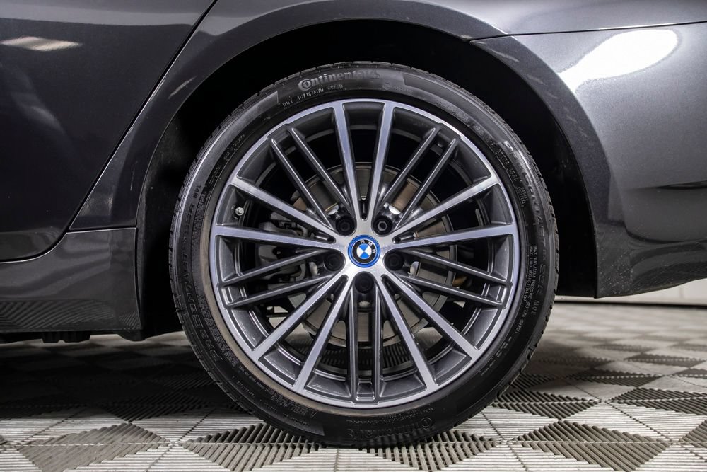Used 2023 BMW 530e w/ Convenience Package RWD image 41