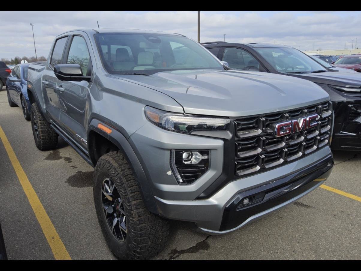 Used 2023 GMC Canyon AT4X image 2