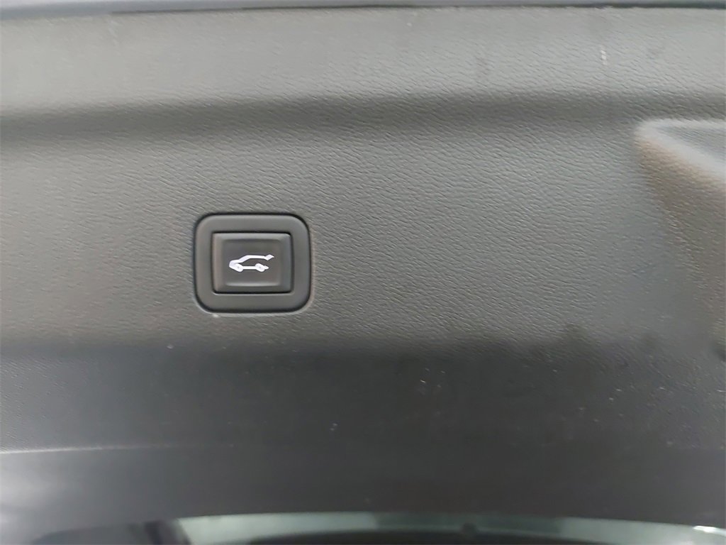 Used 2024 GMC Yukon SLT image 14