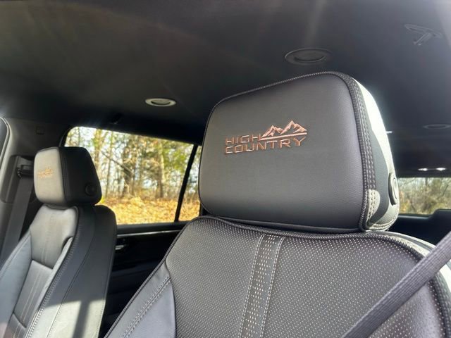 New 2026 Chevrolet Suburban High Country image 10