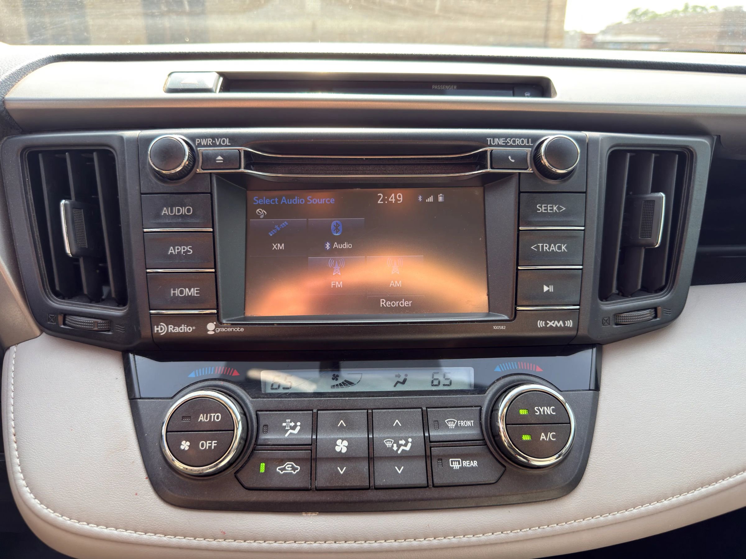 Used 2016 Toyota RAV4 XLE FWD image 13