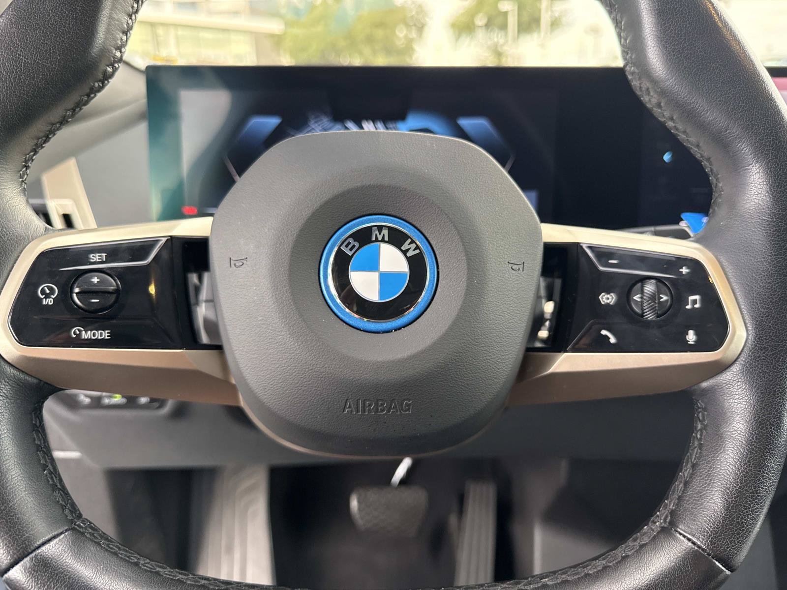Certified 2025 BMW iX xDrive50 AWD/4WD image 32