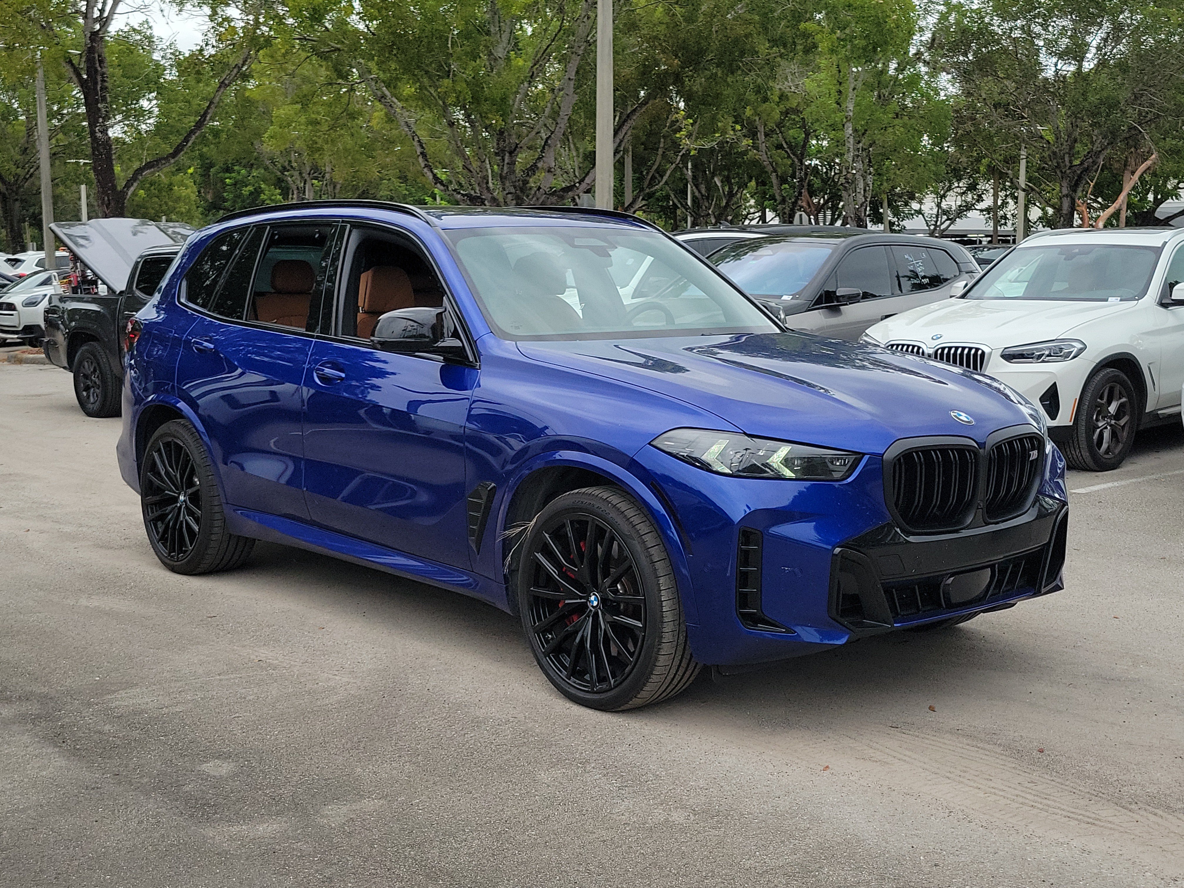 Used 2025 BMW X5 M60i AWD/4WD image 1