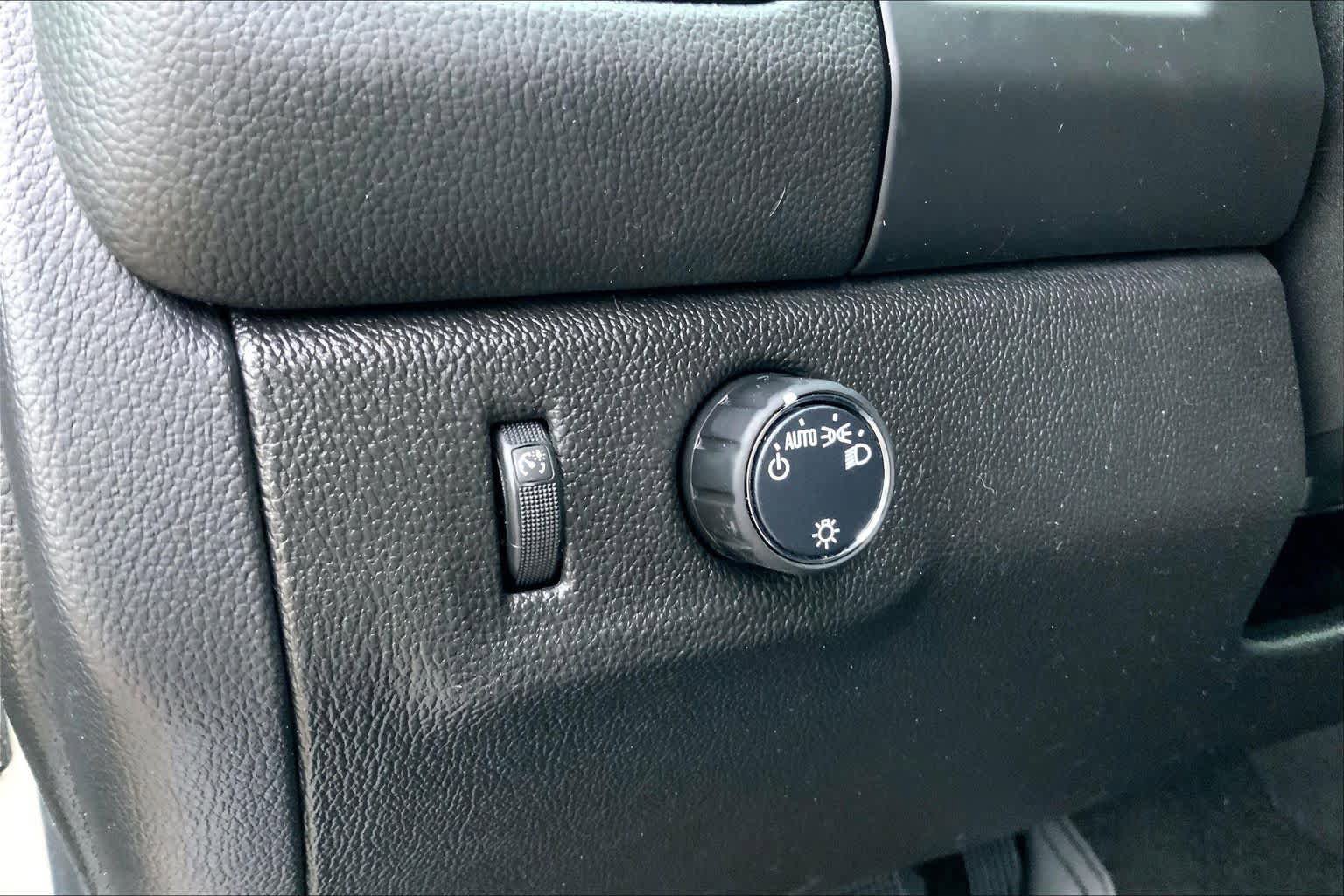 Used 2019 Chevrolet Colorado LT RWD image 34