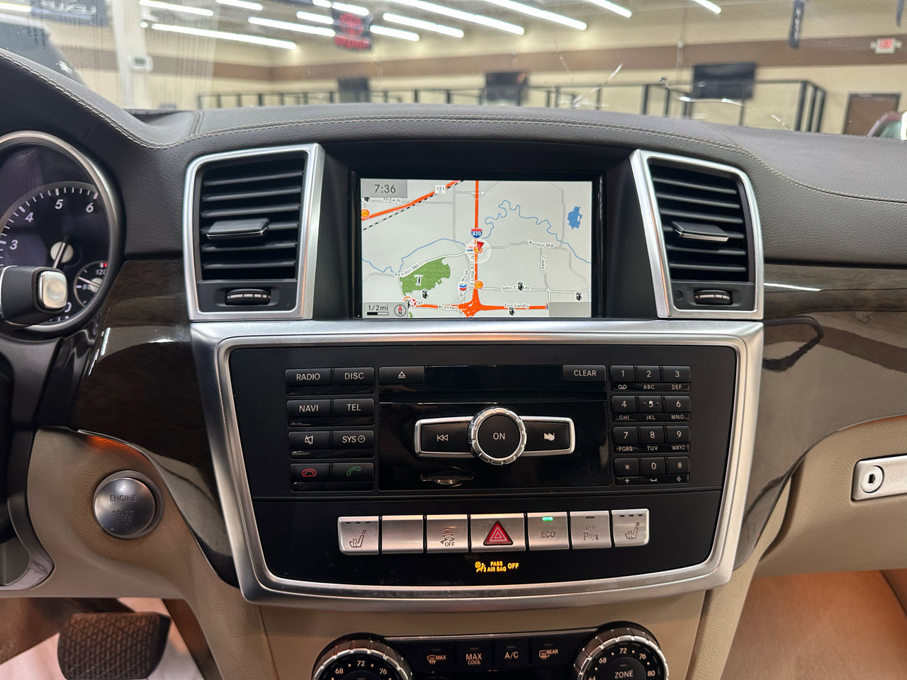 Used 2016 Mercedes-Benz GL 450 4MATIC w/ Premium I Package image 31