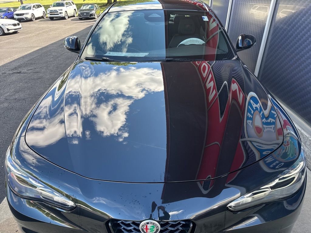 New 2025 Alfa Romeo Giulia AWD w/ Driving Assist Package image 5