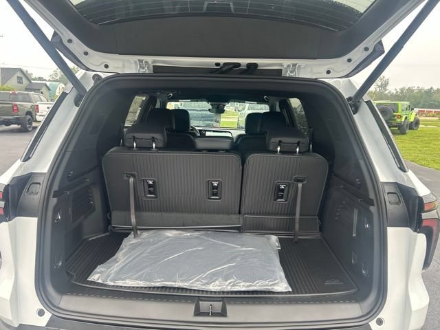 New 2027 Chevrolet Traverse LT w/ Midnight/Sport Edition AWD/4WD image 14