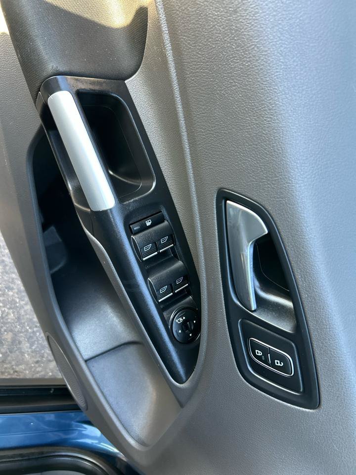 Used 2021 Ford Transit Connect XLT FWD image 12