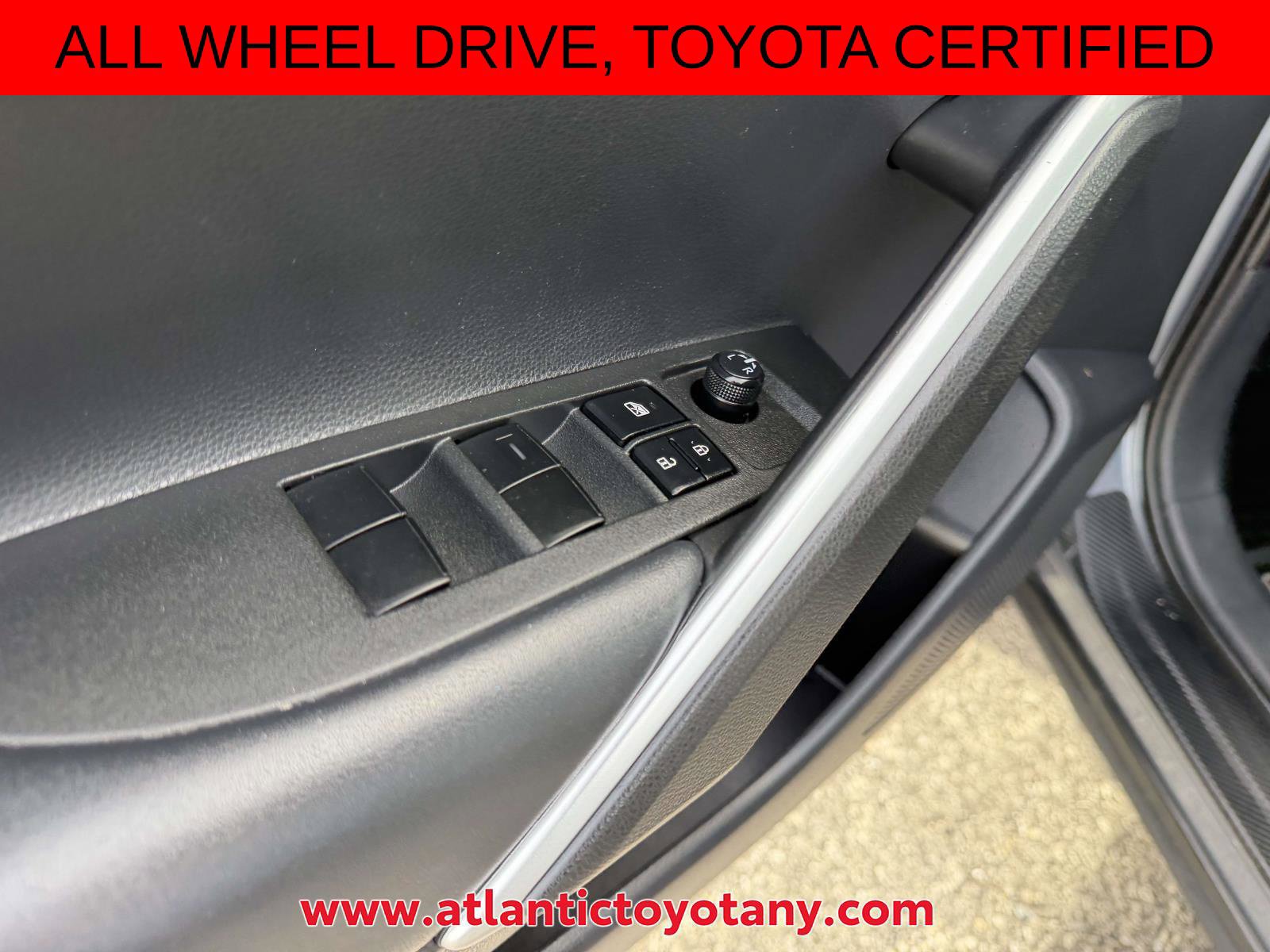 Certified 2022 Toyota Corolla Cross LE AWD/4WD image 20