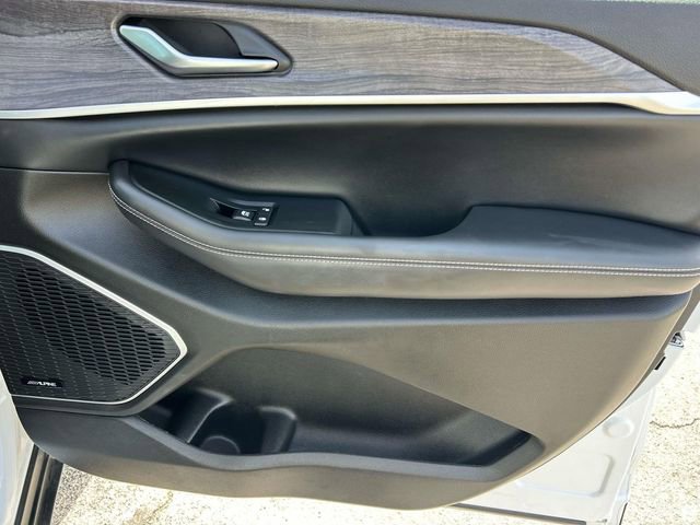 Used 2023 Jeep Grand Cherokee 4WD 4xe image 13