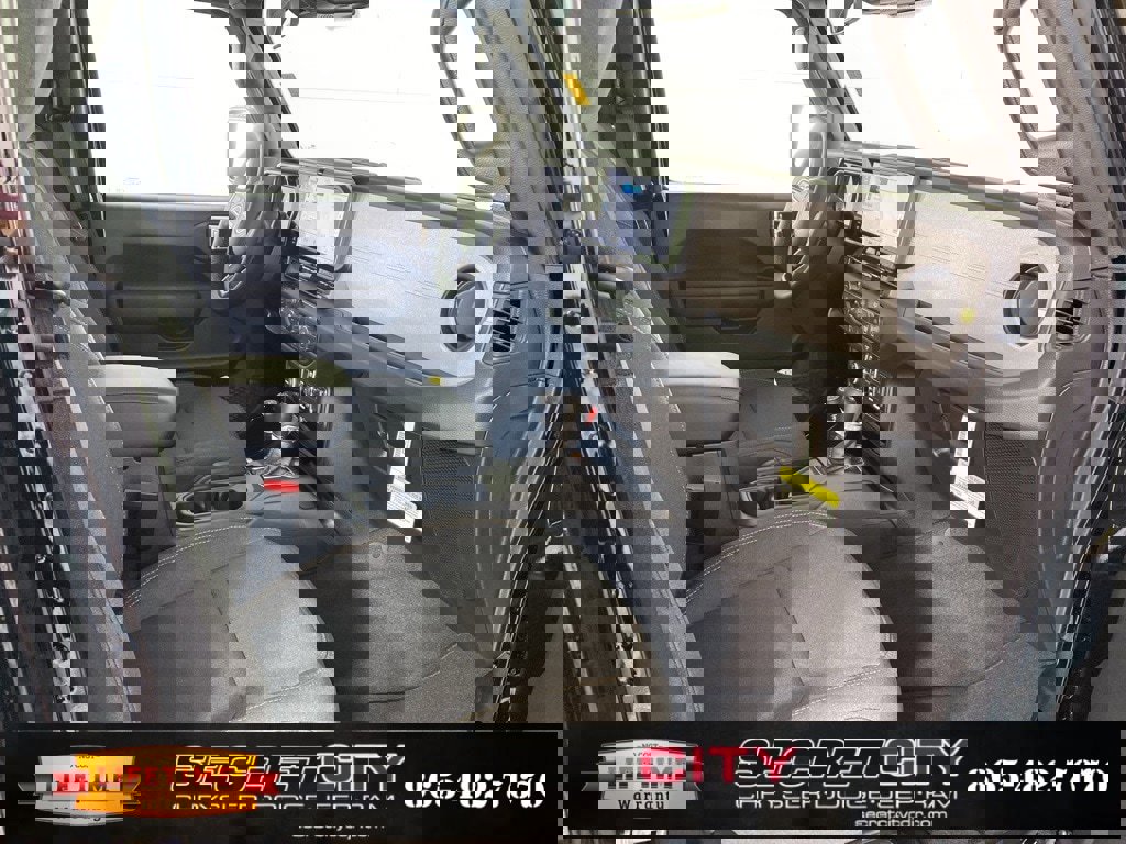 New 2025 Jeep Gladiator Sport image 32