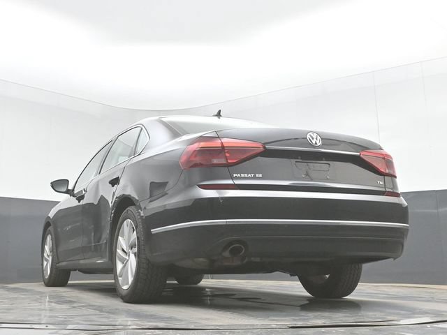 Used 2018 Volkswagen Passat 2.0T SE FWD image 33