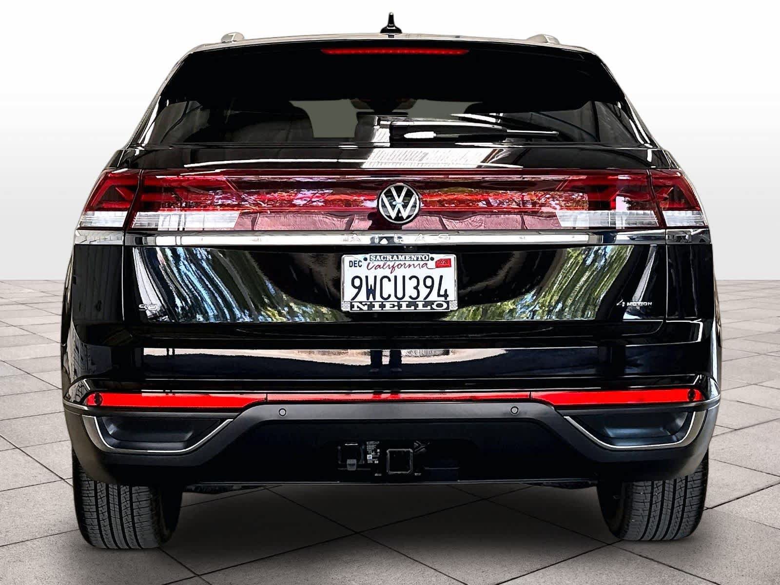 Certified 2026 Volkswagen Atlas Cross Sport SE w/ Panoramic Sunroof Package AWD/4WD image 8