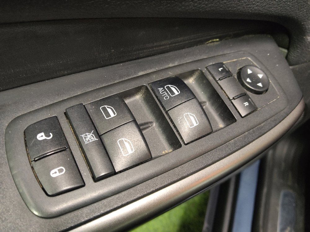 Used 2019 Jeep Cherokee Limited FWD image 27