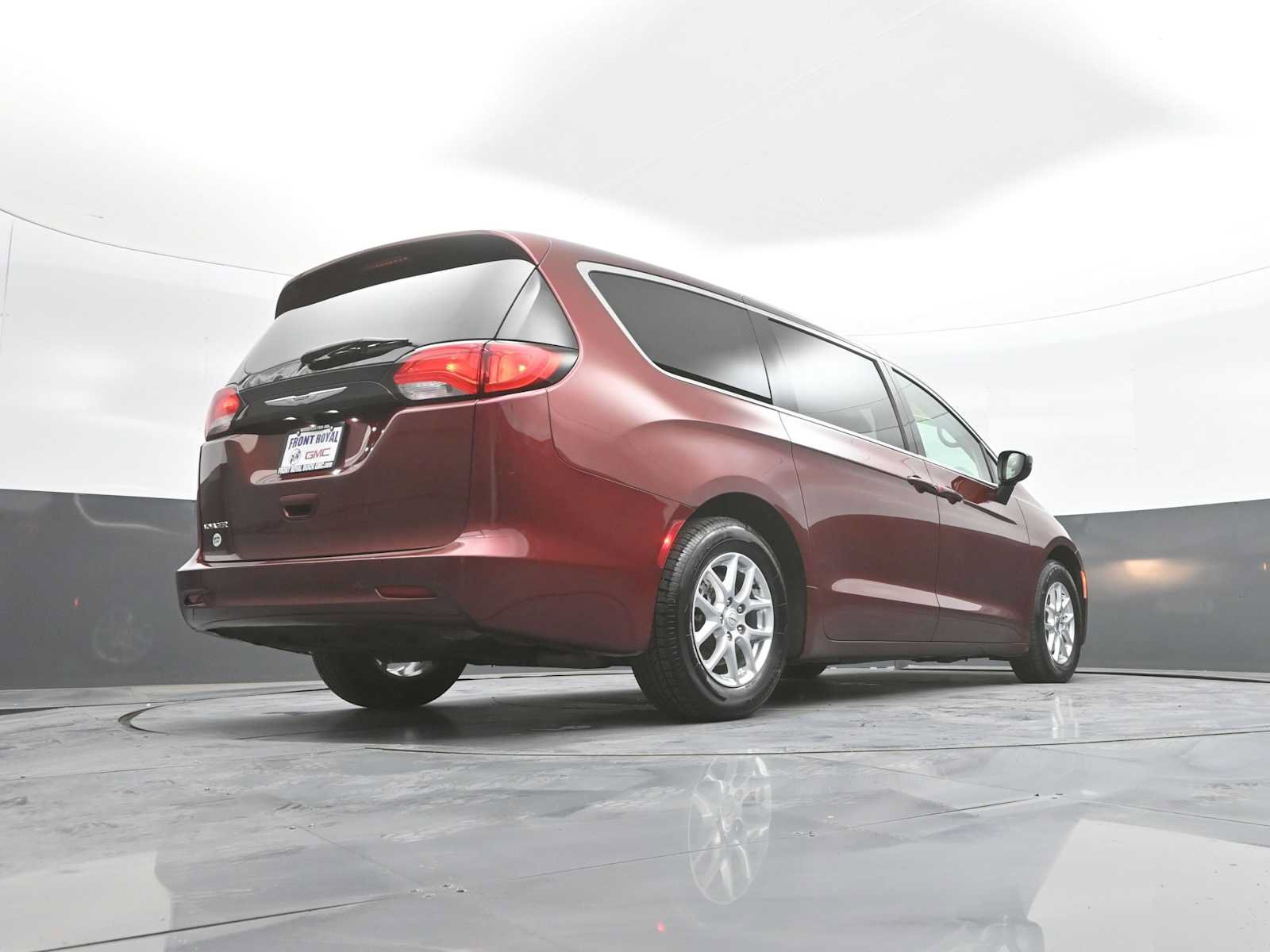 Used 2023 Chrysler Voyager LX FWD image 41