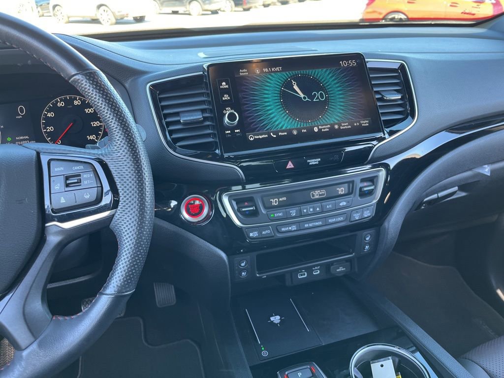 Certified 2025 Honda Ridgeline Black Edition image 18