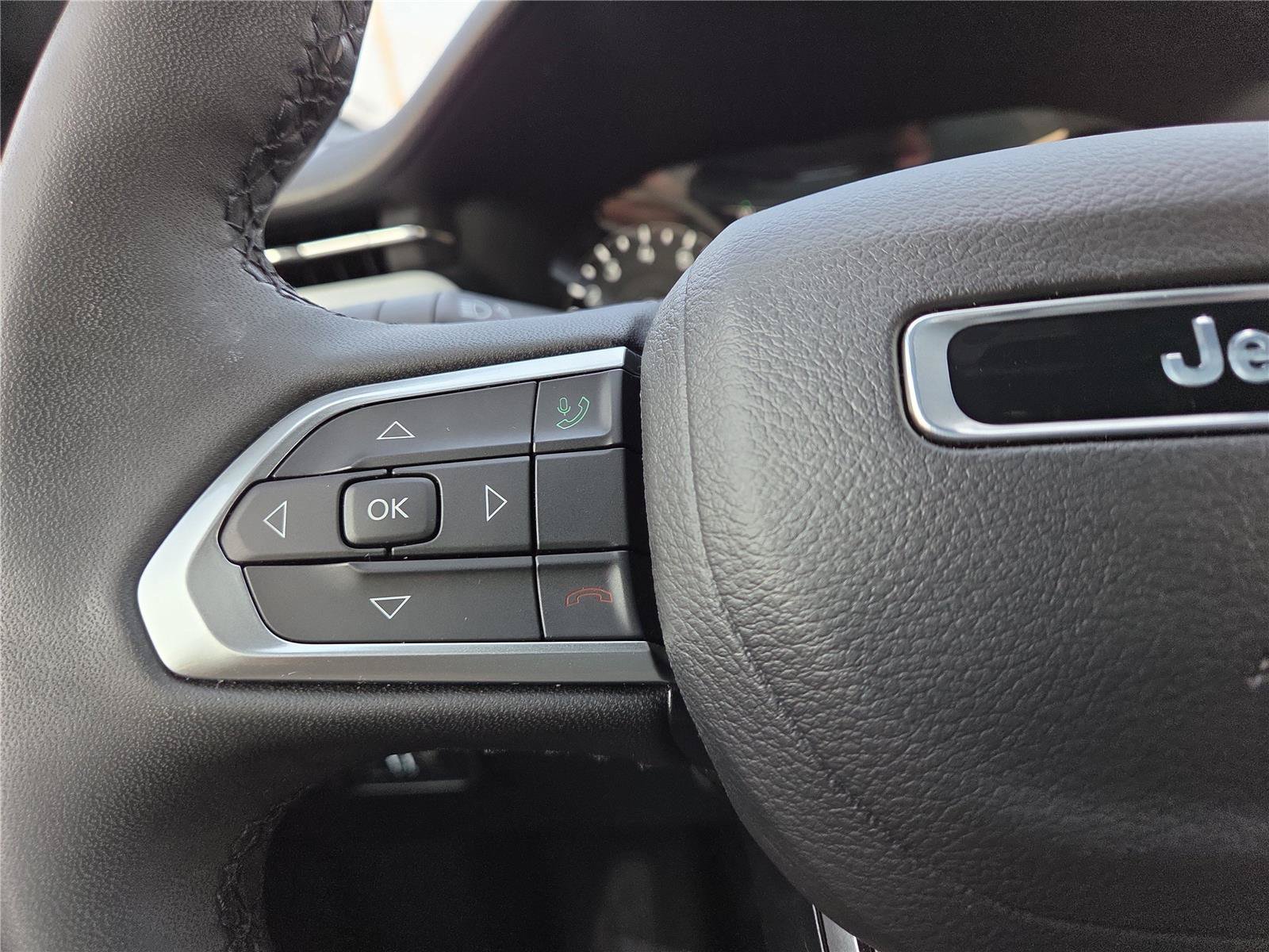 Used 2024 Jeep Compass Limited AWD/4WD image 16